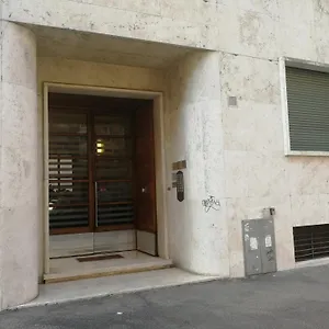Al171 Tourist Close Metro B1 - Sant'agnese Annibaliano Rzym